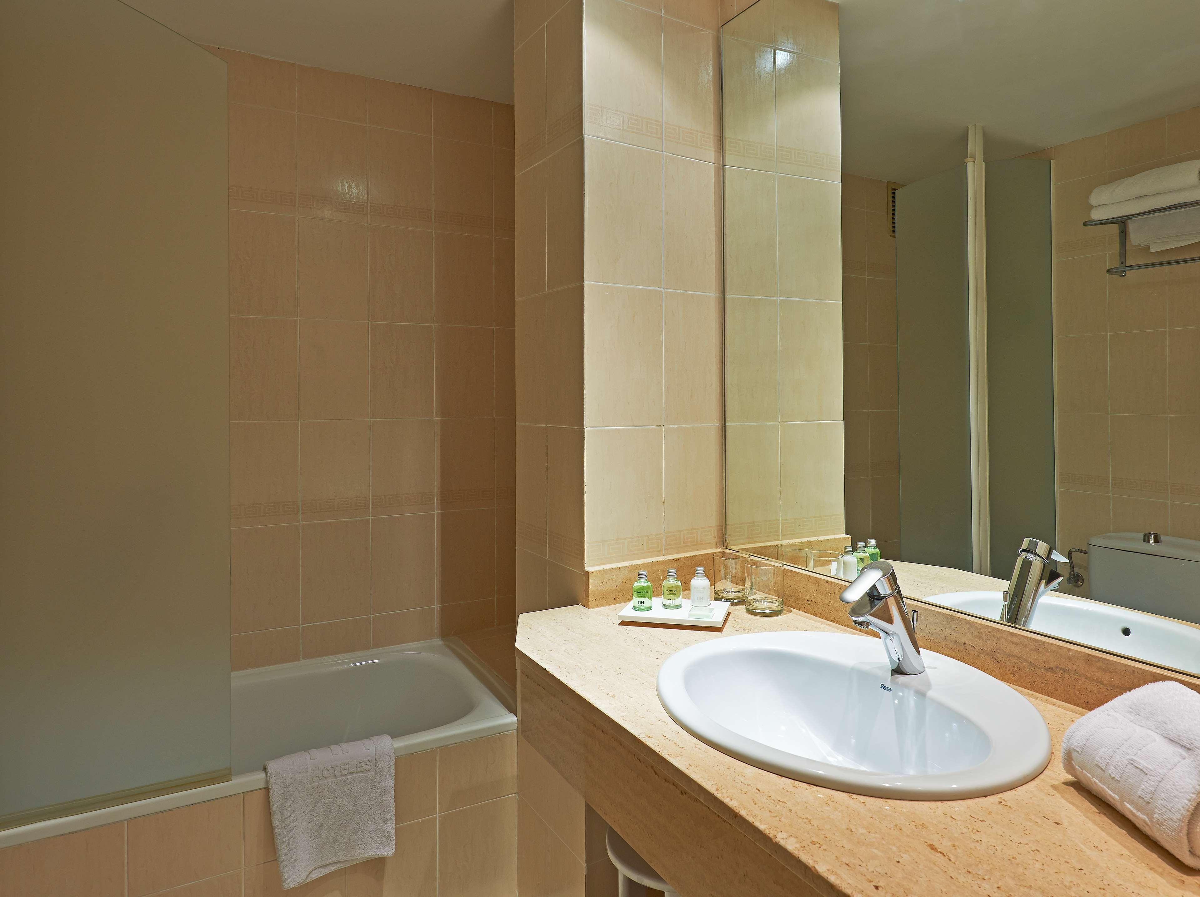Nh Sport Hotel Zaragoza Kültér fotó