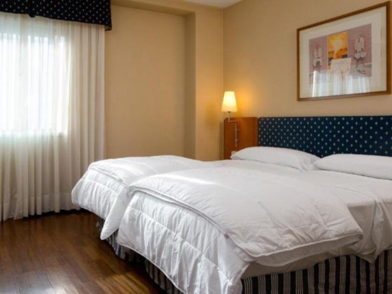 Nh Sport Hotel Zaragoza Kültér fotó