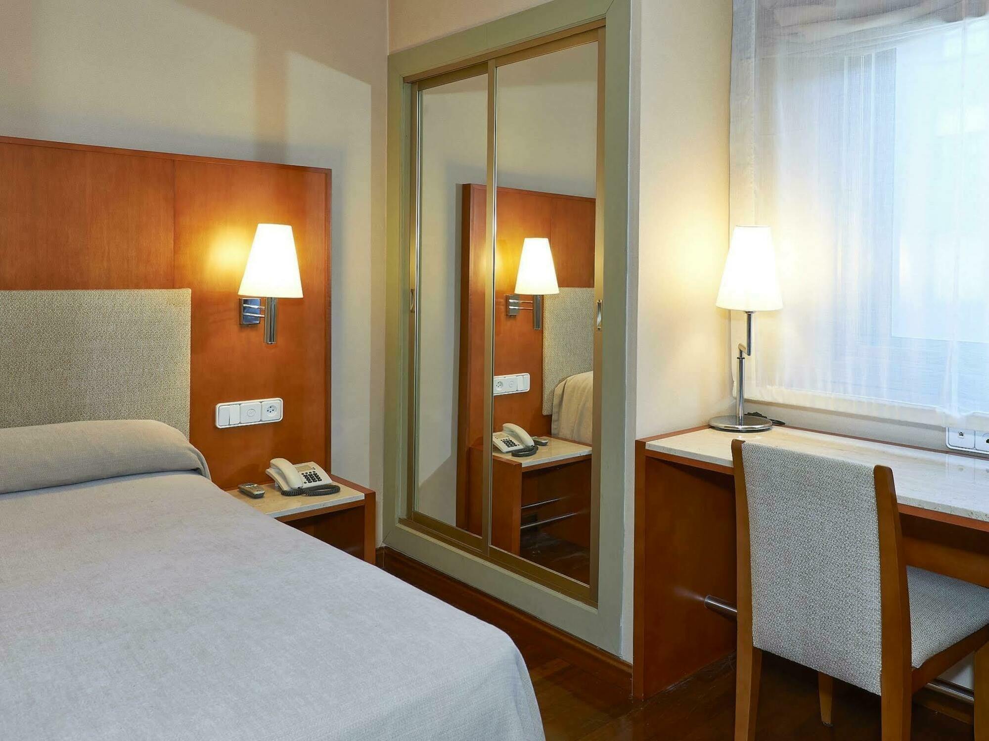 Nh Sport Hotel Zaragoza Kültér fotó